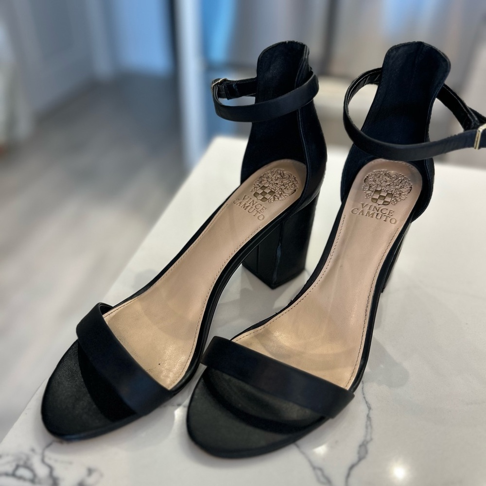 Vince Camuto Ankle Strap Leather Block Heels Size 9